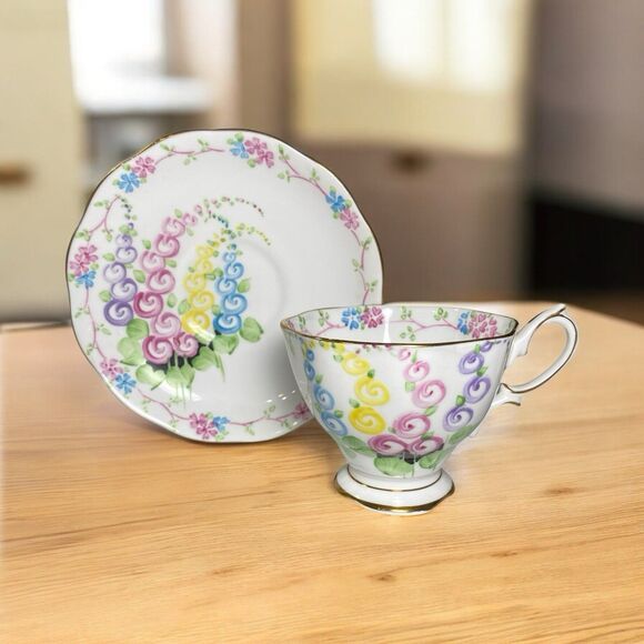 Royal Albert Other - Vtg Royal Albert HOLLYHOCKS #2475 Teacup Saucer Countess Gold Rim